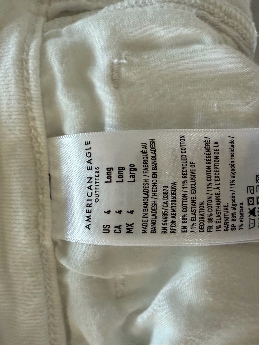 American Eagle White High-Waist Mom Jeans - Picture 2 of 5